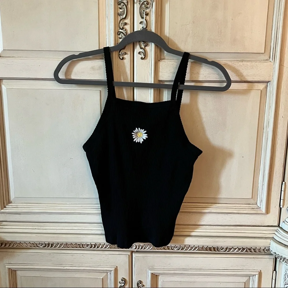 crop top - Picture 1 of 1